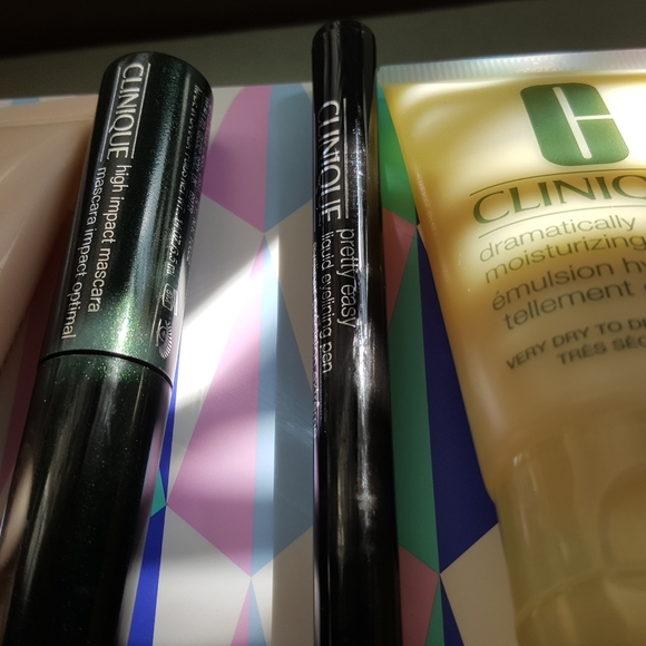 Clinique bundle of 4 items, NEW - Picture 3 of 5